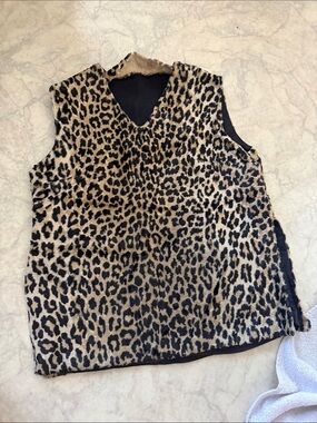 Leopard Print V-Neck Sweater Vest - Women